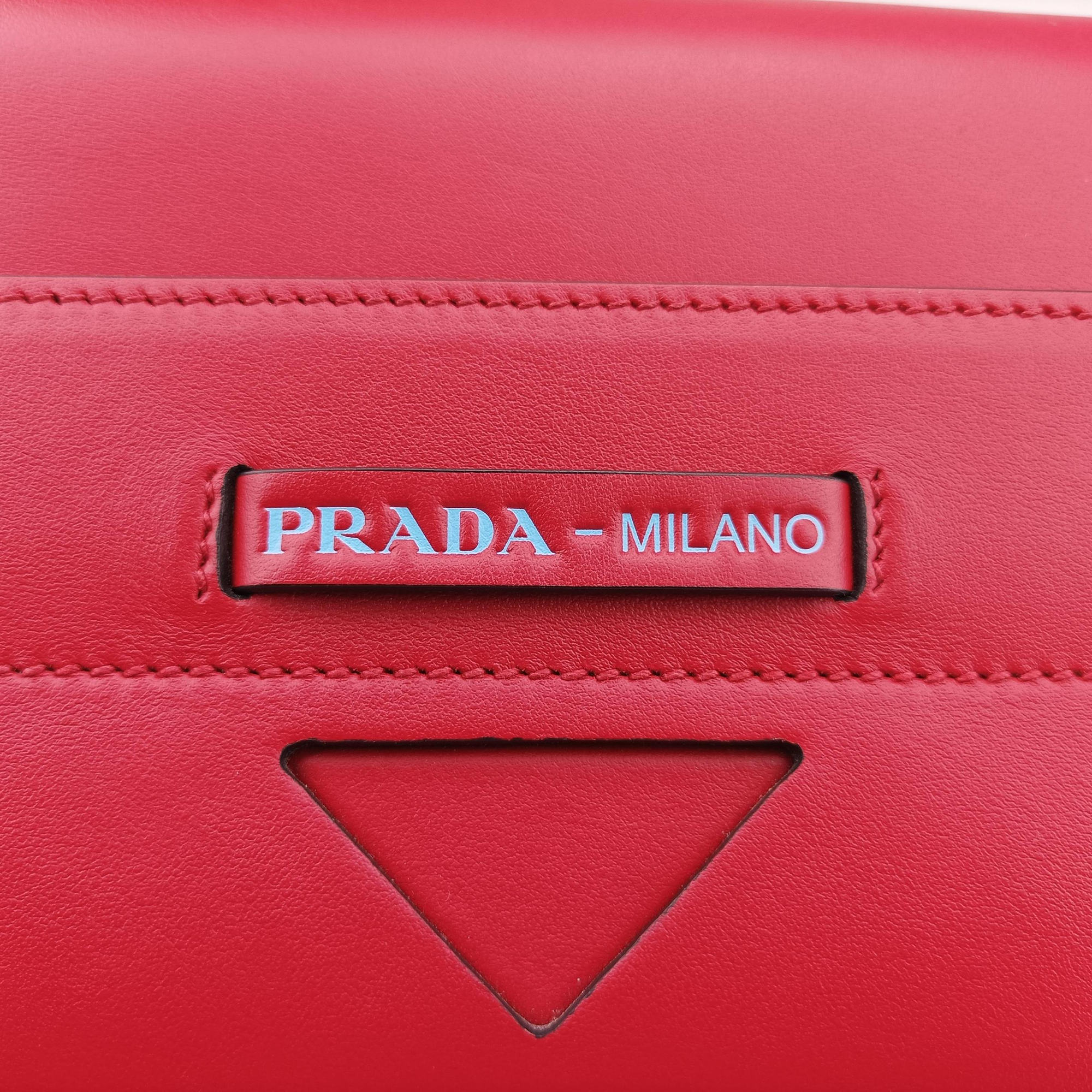 Pre-owned Prada COGNAC N Red × black Leather 1BD166 shoulderbag | stylenewstar
