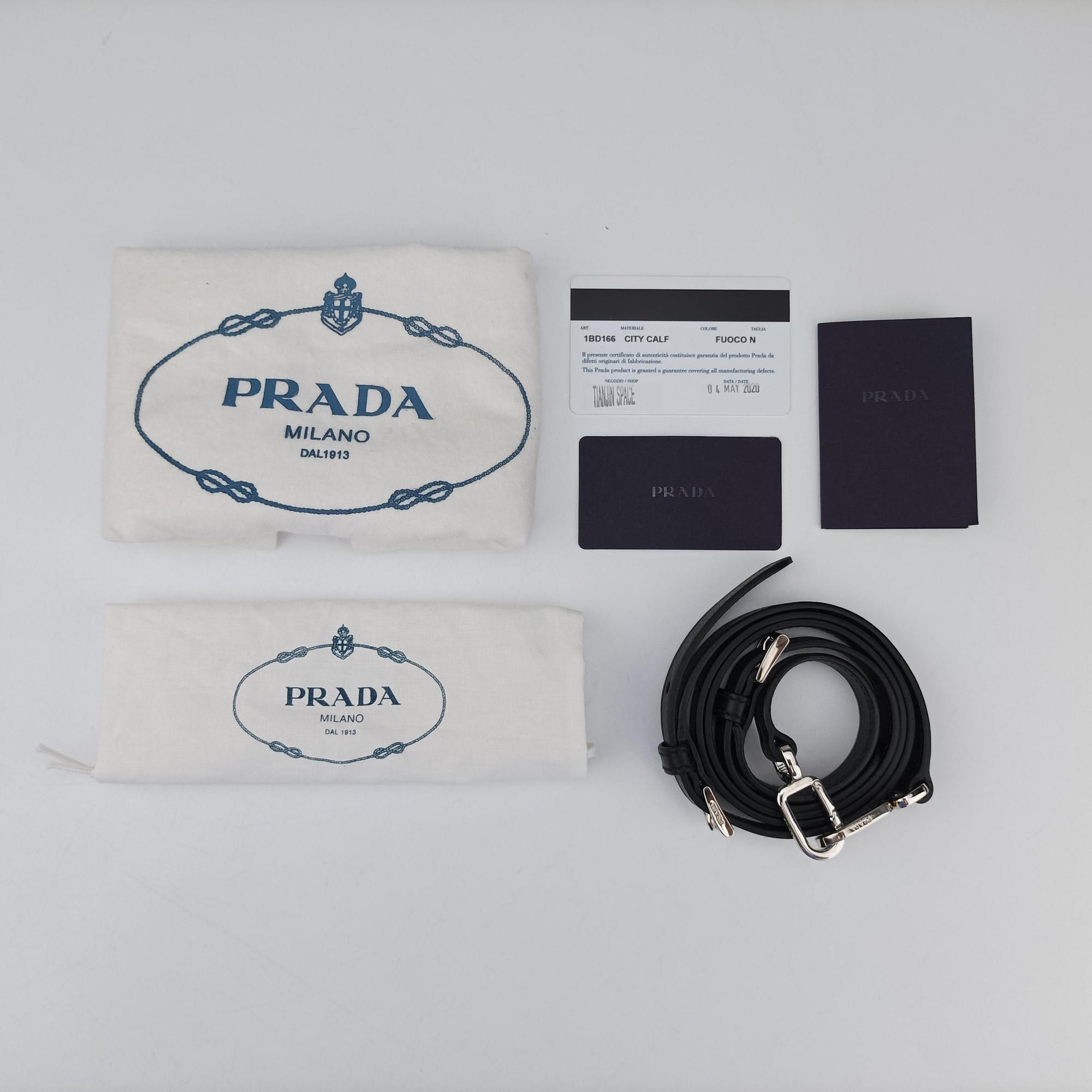 Pre-owned Prada COGNAC N Red × black Leather 1BD166 shoulderbag | stylenewstar