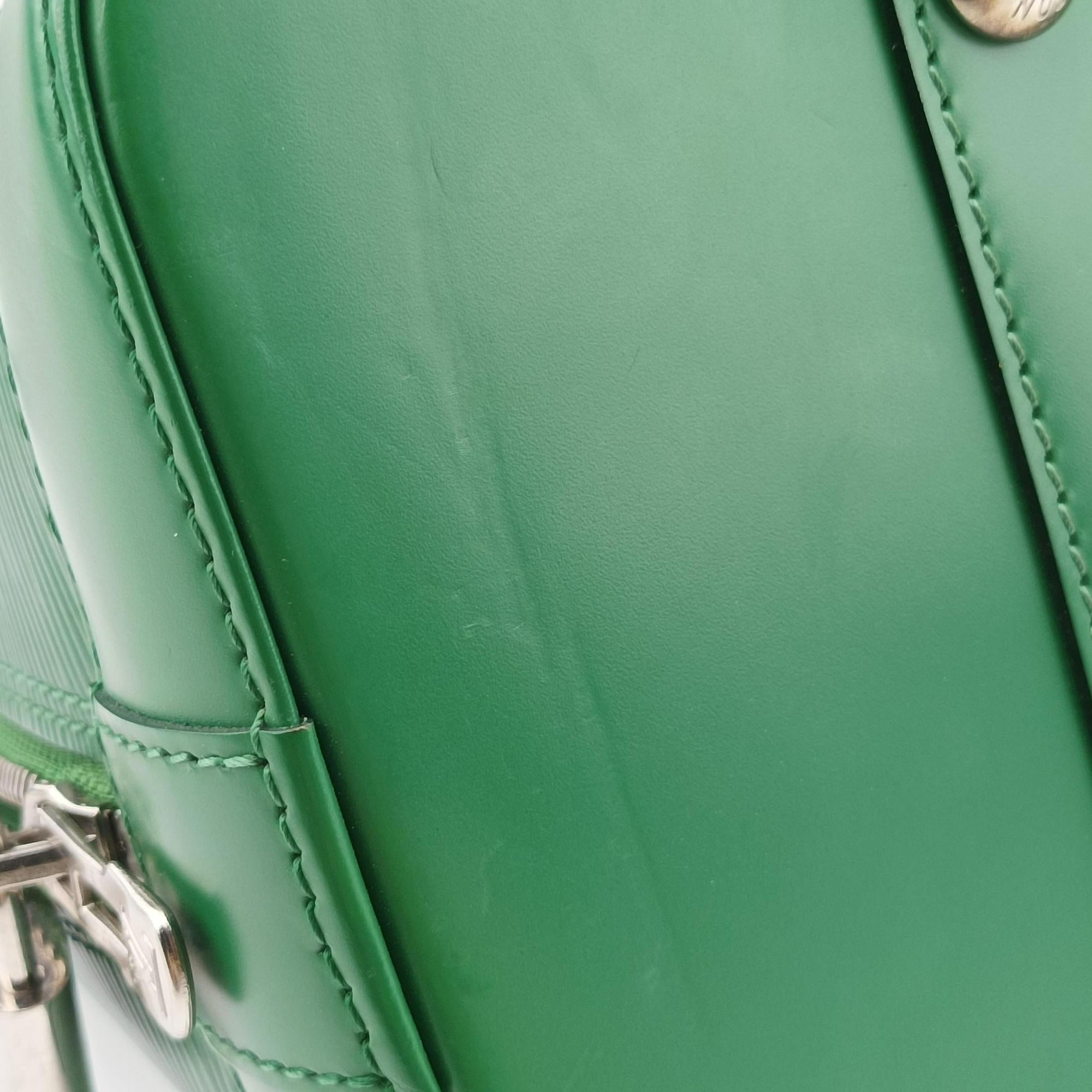 Pre-owned Louis Vuitton Alma GM green epi M40627 handbag | stylenewstar