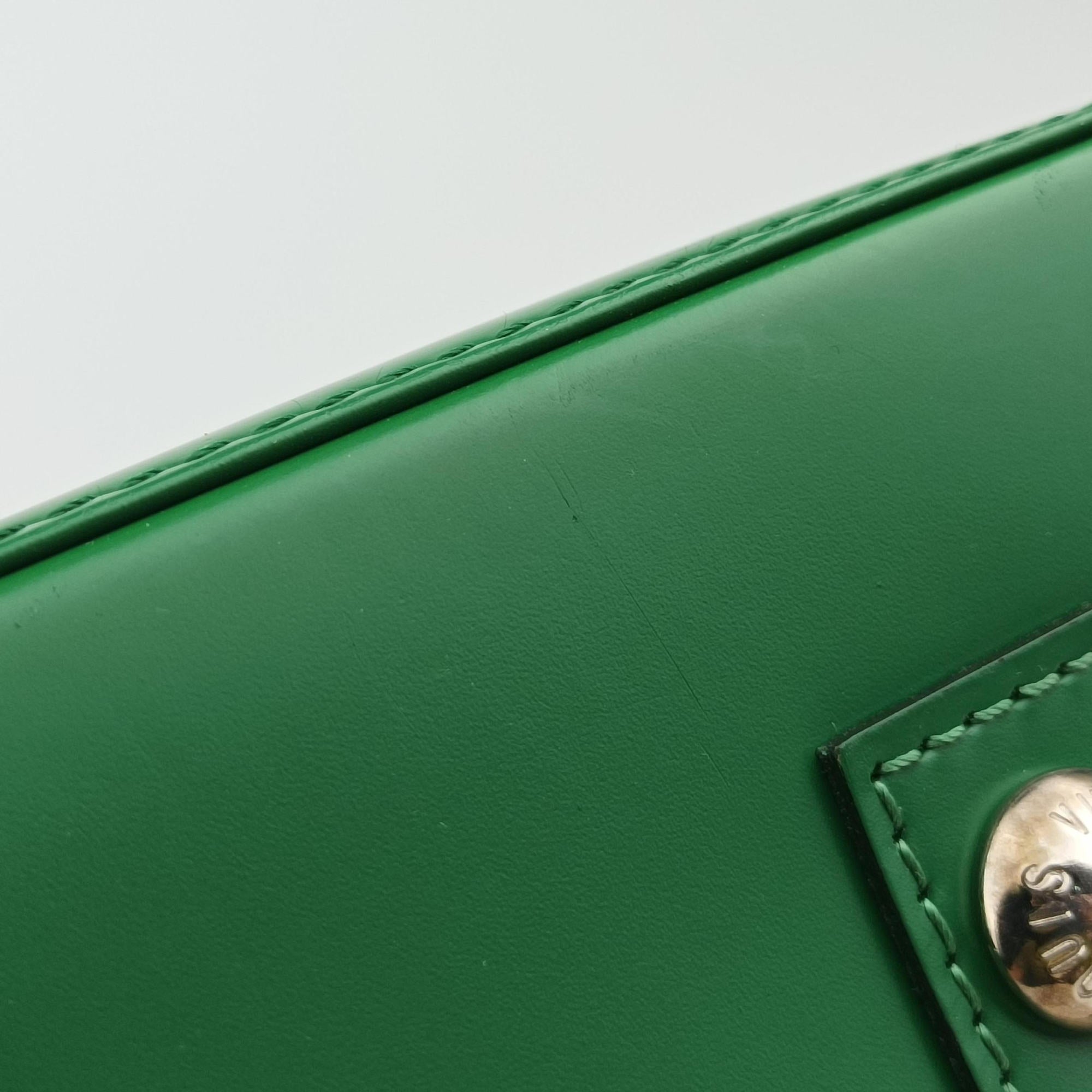 Pre-owned Louis Vuitton Alma GM green epi M40627 handbag | stylenewstar