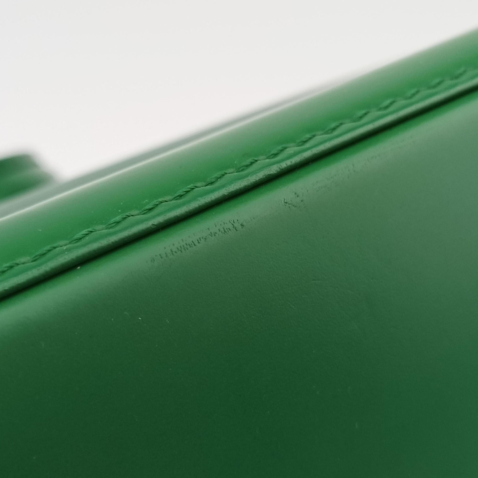Pre-owned Louis Vuitton Alma GM green epi M40627 handbag | stylenewstar