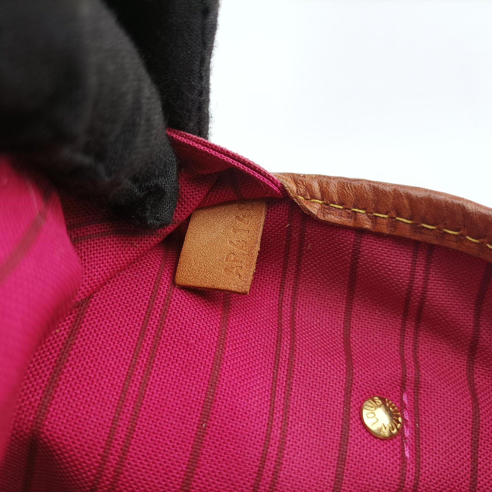Secondhand Louis Vuitton Neverfull MM brown×multi Monogram Canvas M43988 shoulderbag | stylenewstar