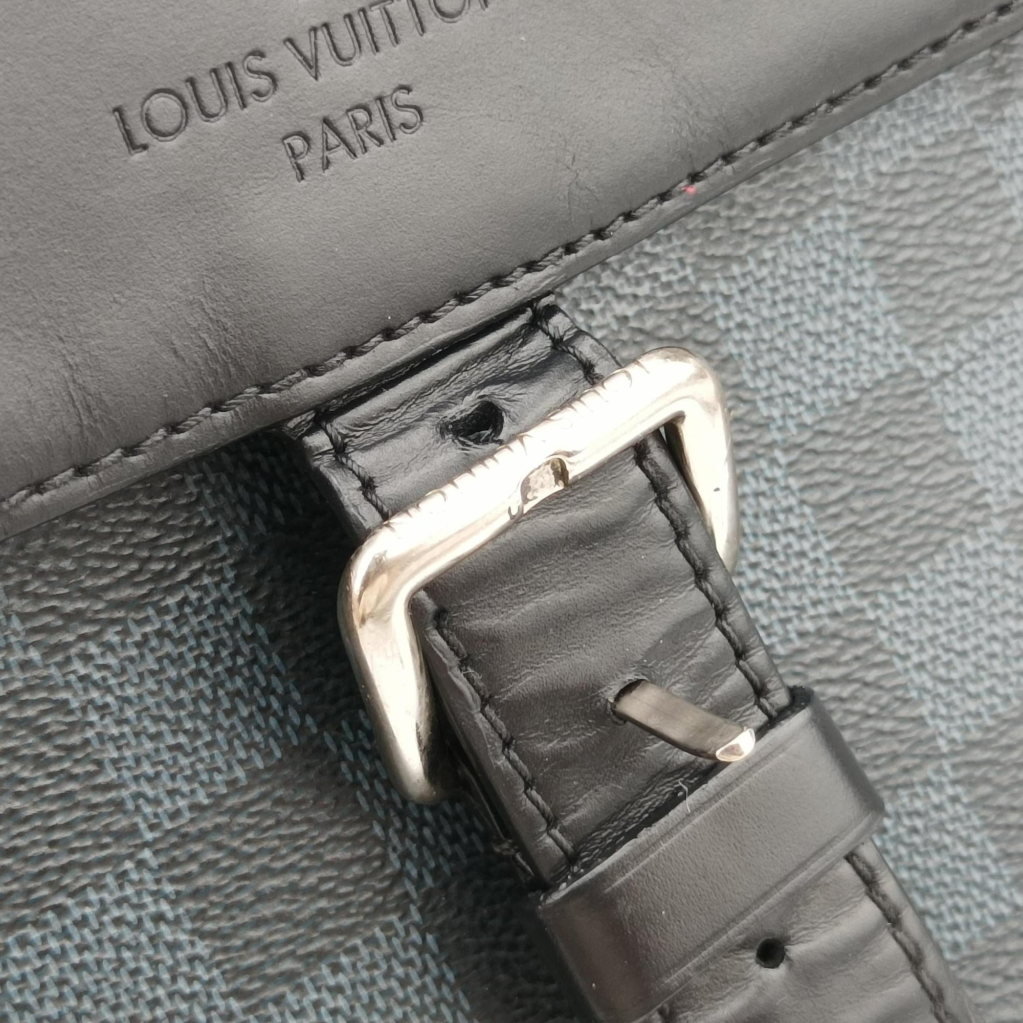 Pre-owned Louis Vuitton Newport Messenger PM black×navy Damier Cobalt N41587 shoulderbag | stylenewstar