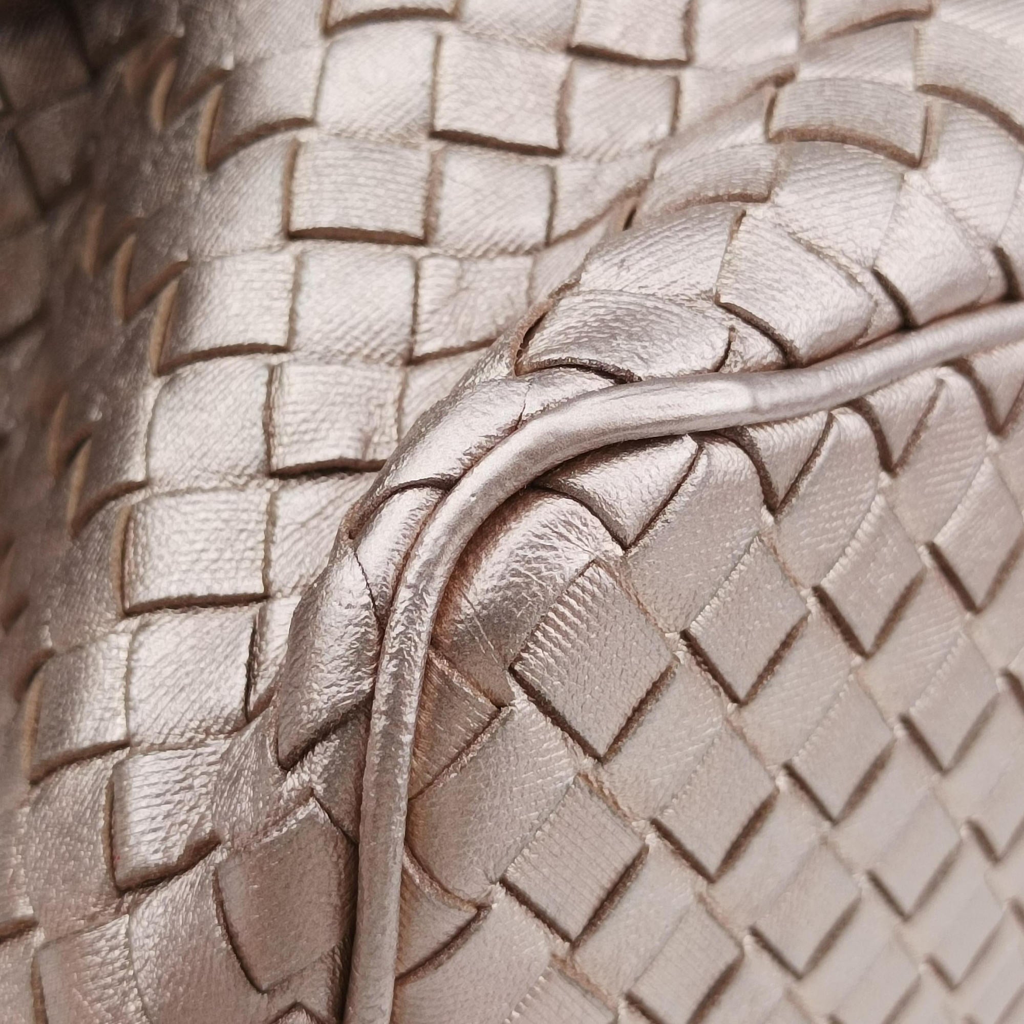 Vintage Bottega Veneta Wallace Intrecciato Pale Pink lambskin  handbag | stylenewstar