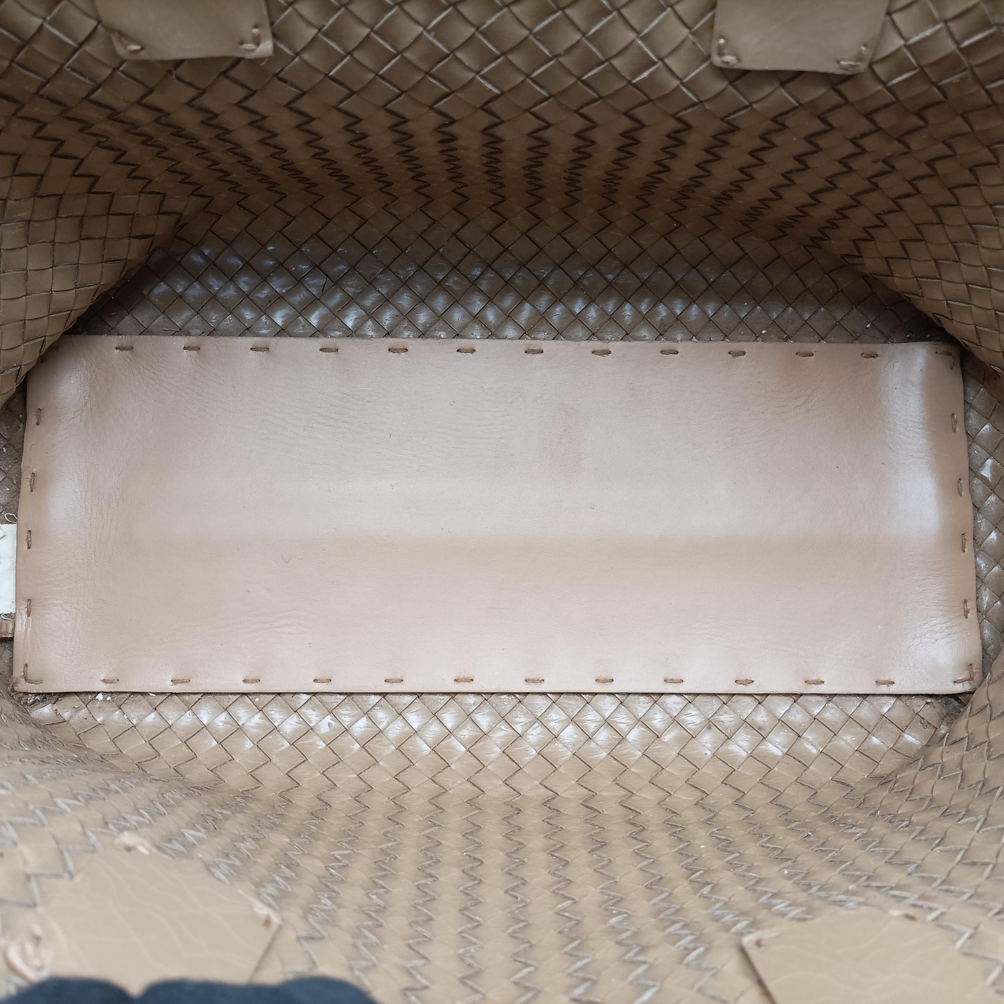 Pre-owned Bottega Veneta CABATMM Brown Leather  handbag | stylenewstar