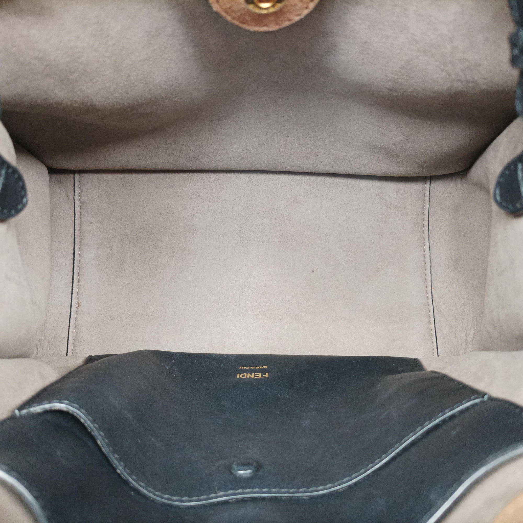 Vintage Fendi Flip Brown×Red×Navy Leather×Suede 8BT302 shoulderbag | stylenewstar