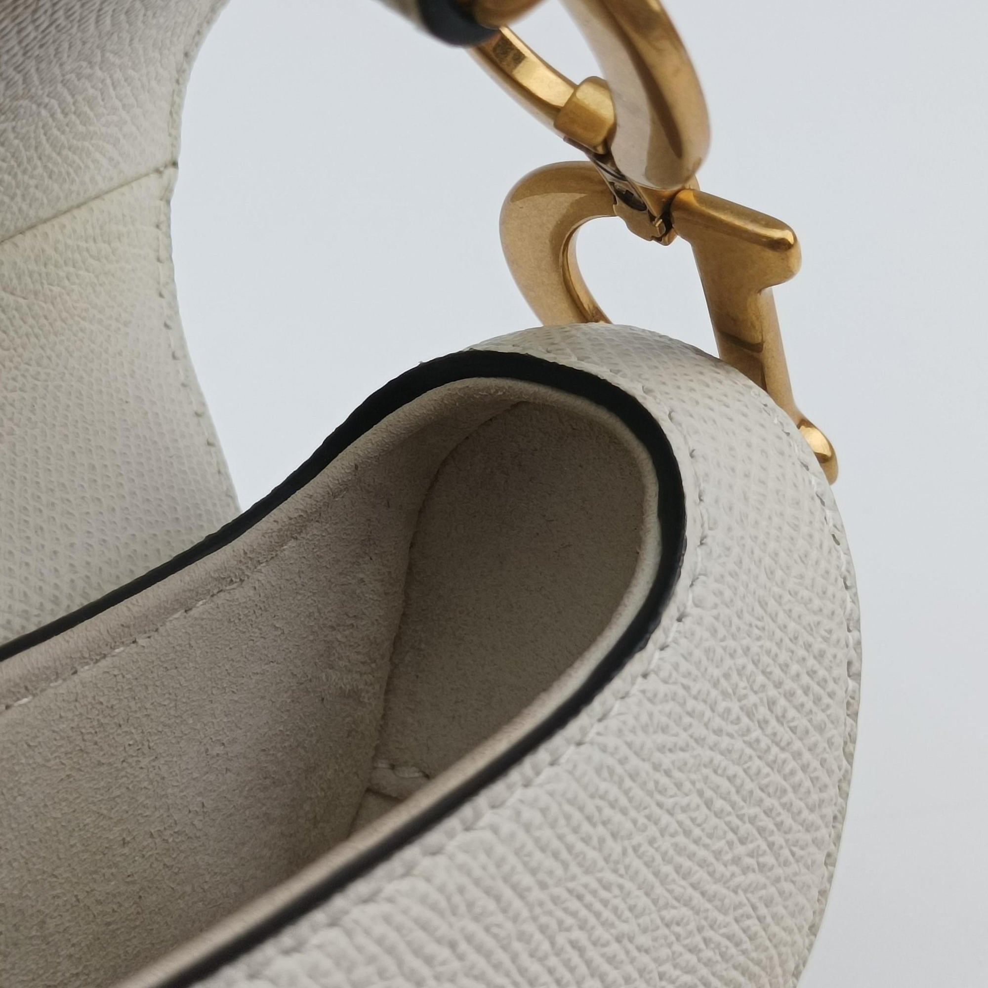 Pre-owned Christian Dior Saddle White Leather  handbag | stylenewstar