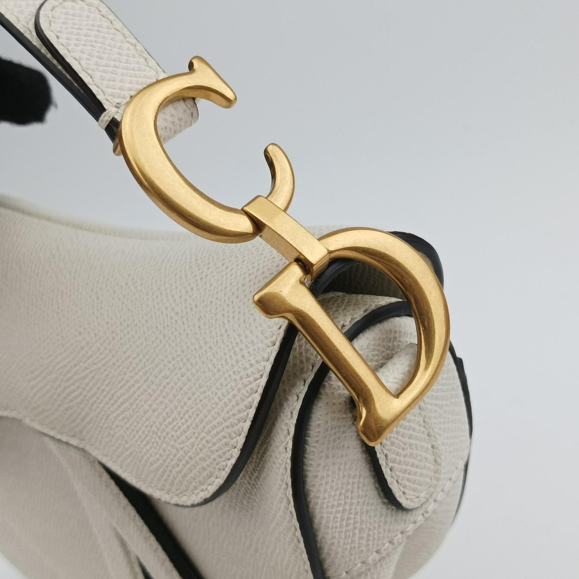 Pre-owned Christian Dior Saddle White Leather  handbag | stylenewstar