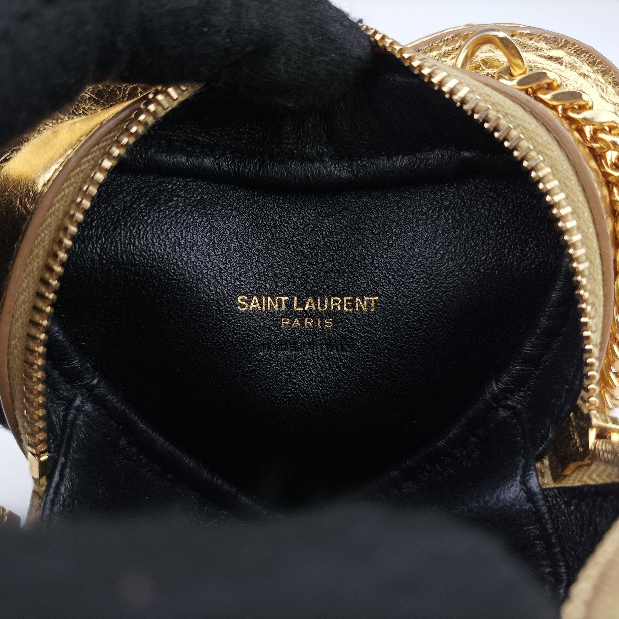 Pre-owned Yves Saint Laurent Love heart V stitch Golden Leather 448050 shoulderbag | stylenewstar