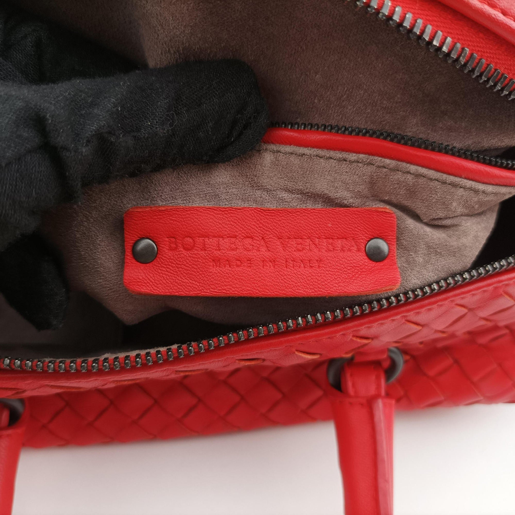 Pre-owned Bottega Veneta Intrecciato Red lambskin  shoulderbag | stylenewstar
