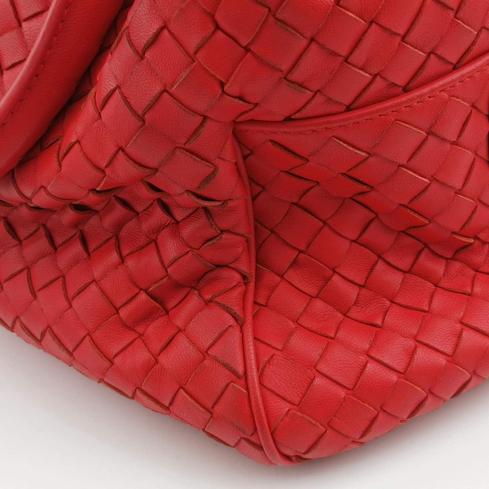 Pre-owned Bottega Veneta Intrecciato Red lambskin  shoulderbag | stylenewstar