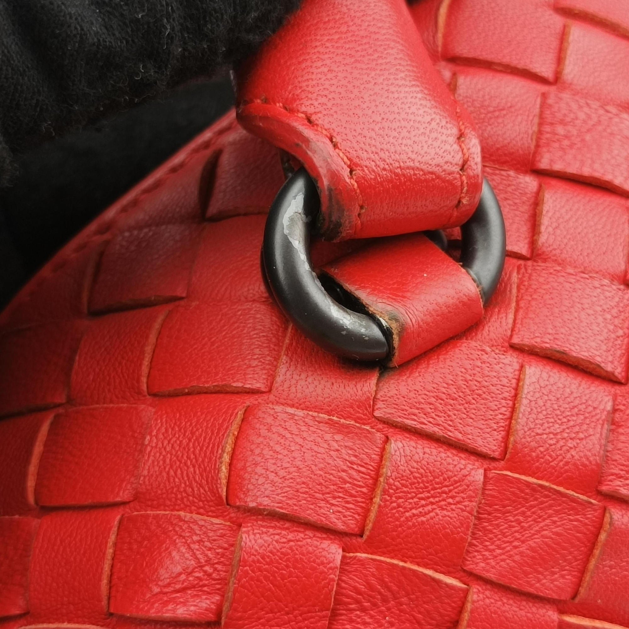 Pre-owned Bottega Veneta Intrecciato Red lambskin  shoulderbag | stylenewstar