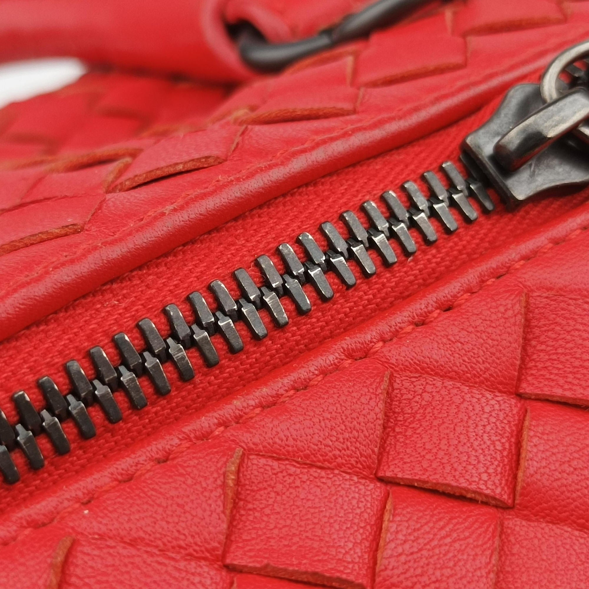 Pre-owned Bottega Veneta Intrecciato Red lambskin  shoulderbag | stylenewstar