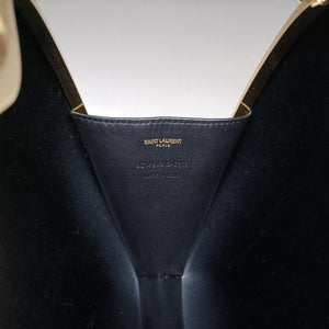 Secondhand Yves Saint Laurent Love Box Heart Black Leather 466212 shoulderbag | stylenewstar