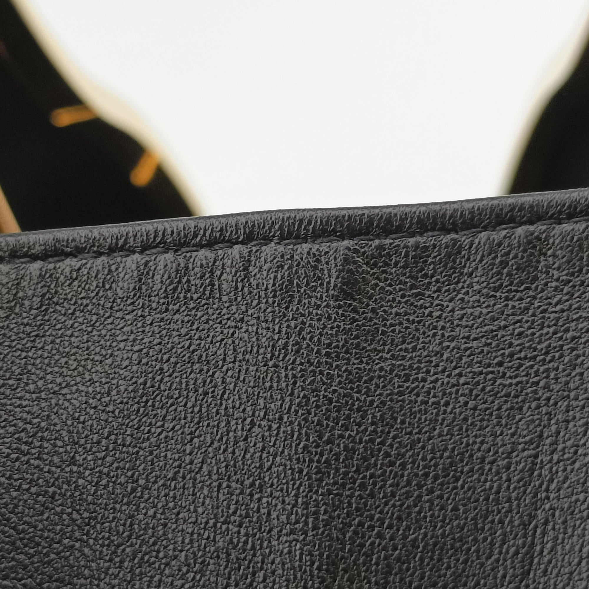 Secondhand Yves Saint Laurent Love Box Heart Black Leather 466212 shoulderbag | stylenewstar