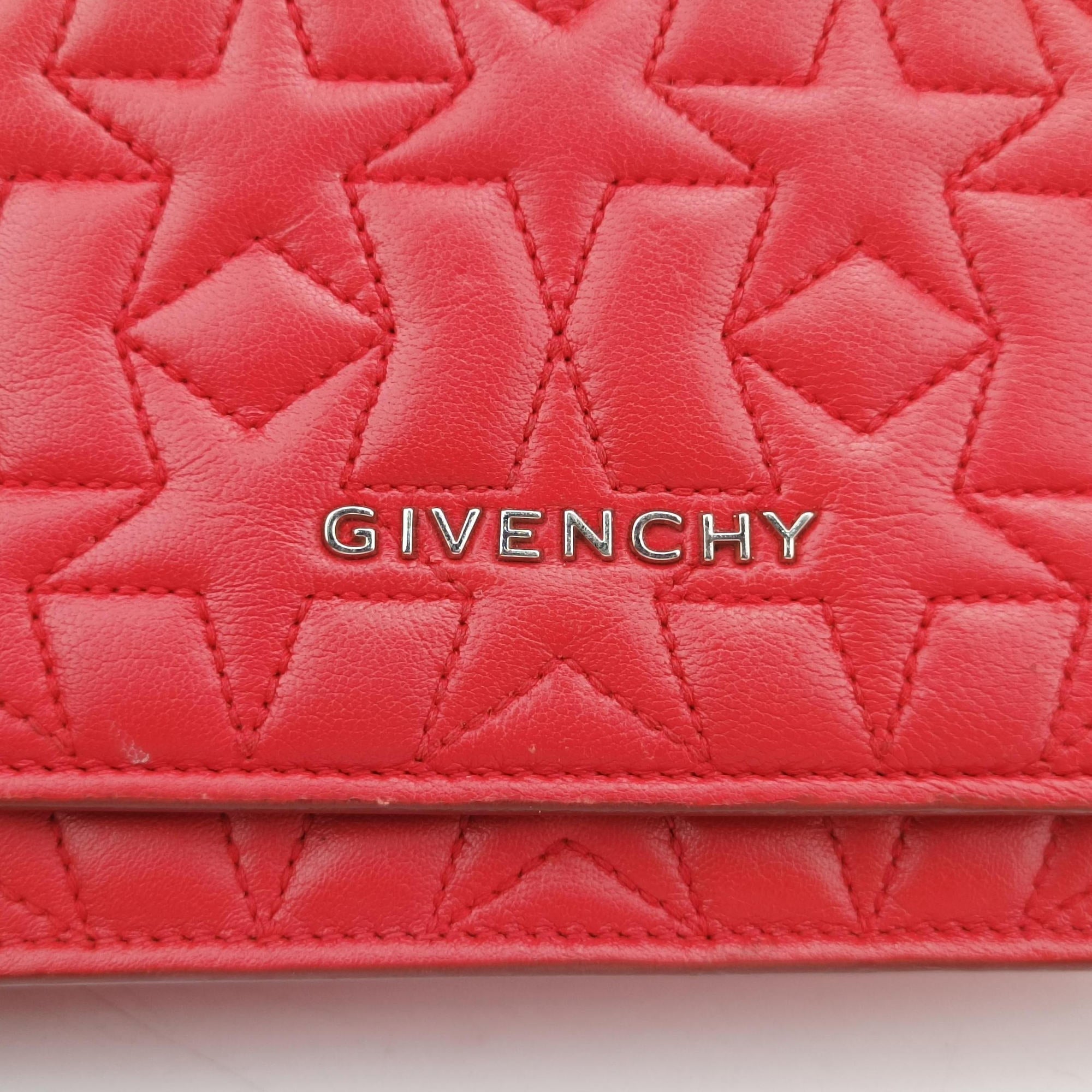 Vintage Givenchy Star Animation Red Leather  shoulderbag | stylenewstar