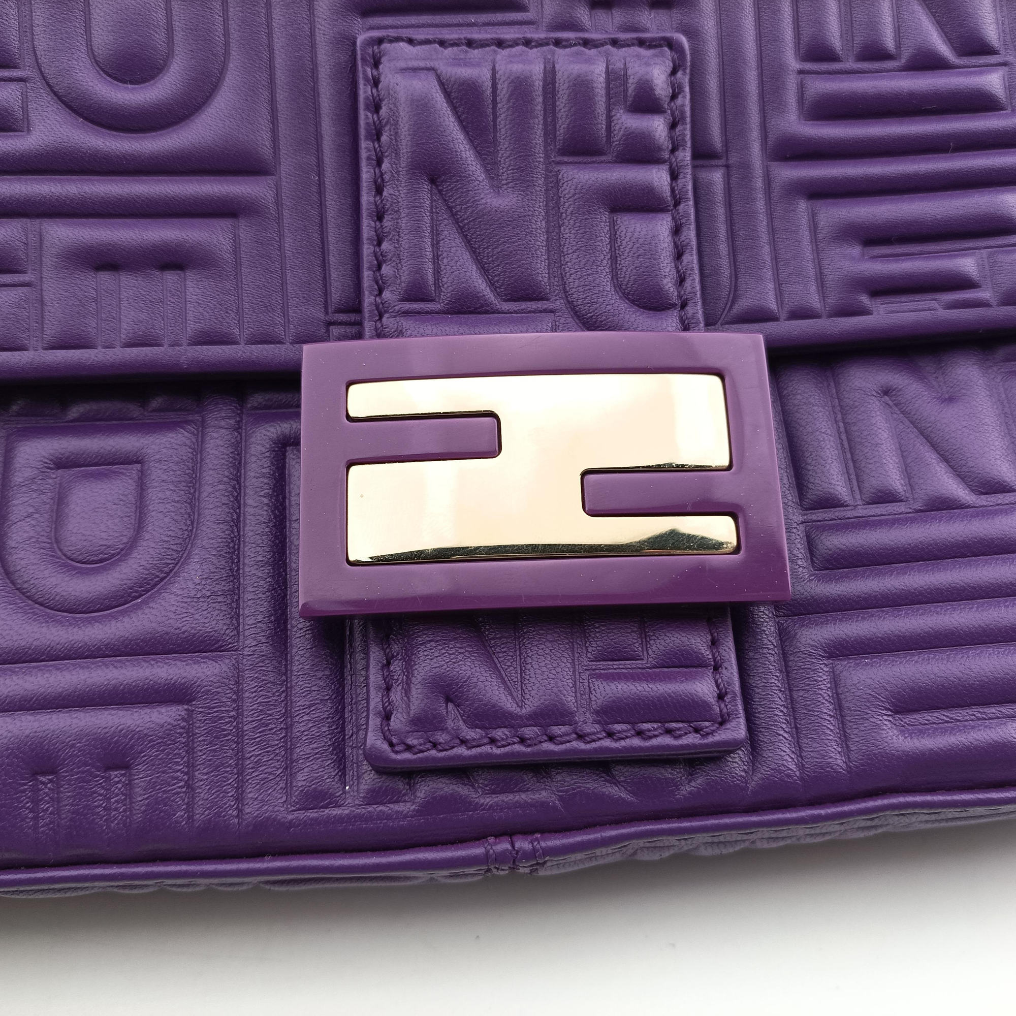 Pre-owned Fendi BAGUETTE Purple Leather 8BR600 shoulderbag | stylenewstar