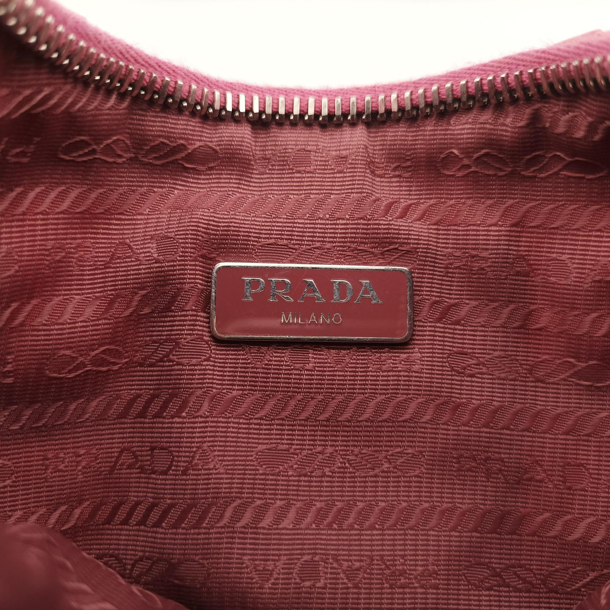Pre-owned Prada gather Pink nylon 1NE204 handbag | stylenewstar