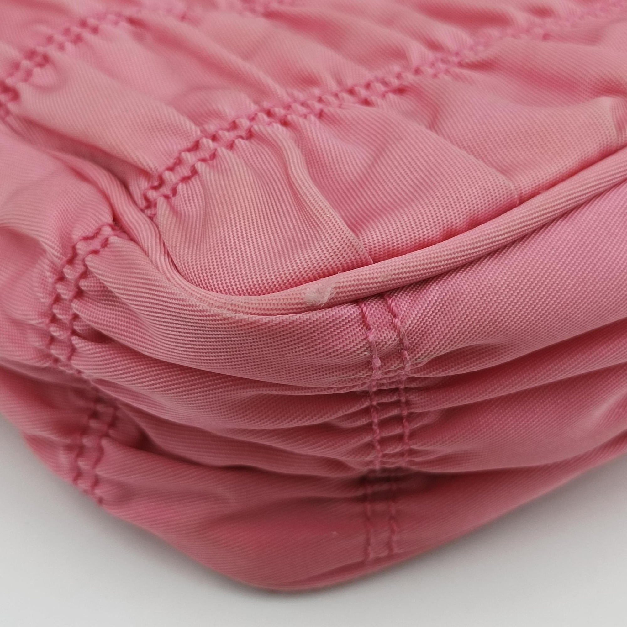 Pre-owned Prada gather Pink nylon 1NE204 handbag | stylenewstar