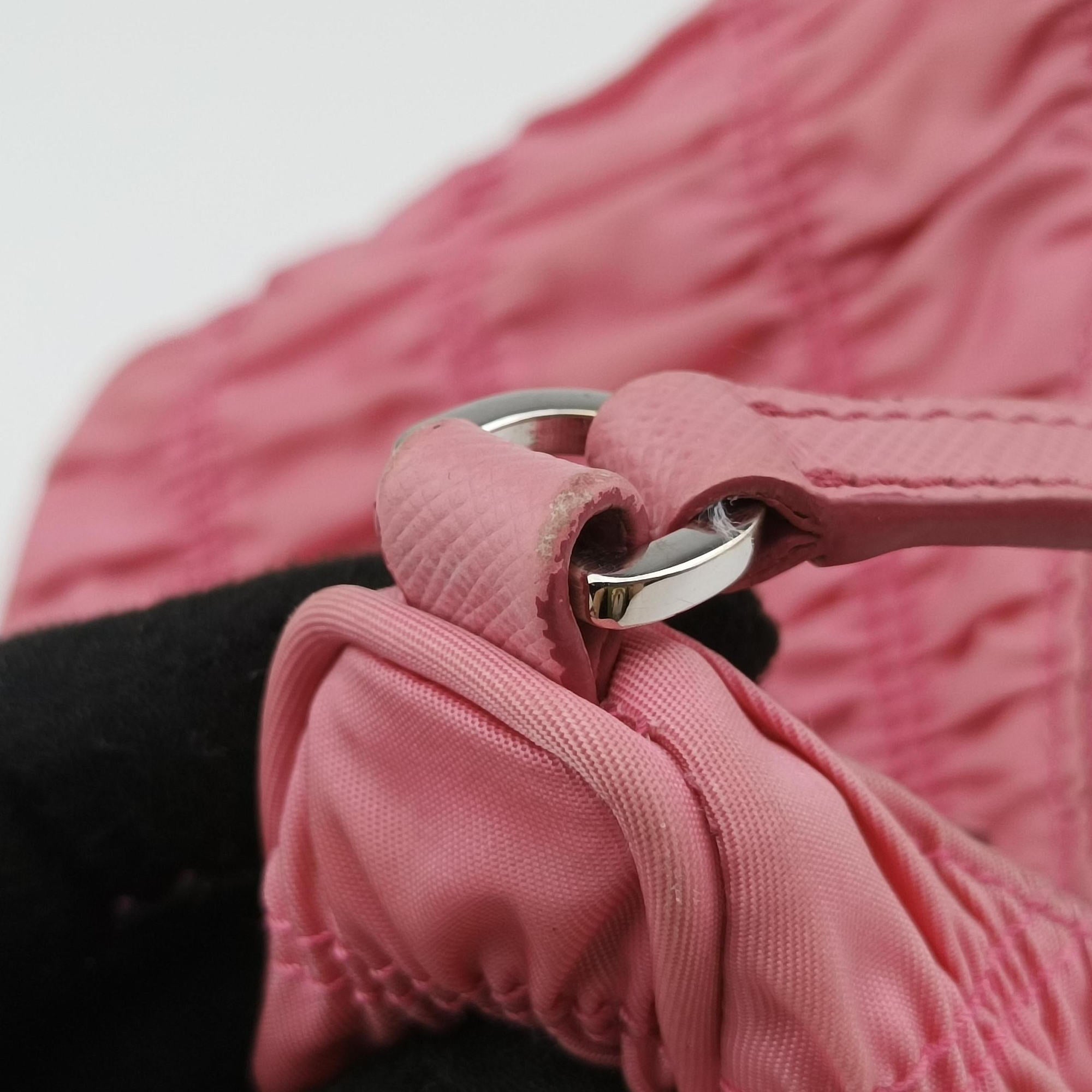 Pre-owned Prada gather Pink nylon 1NE204 handbag | stylenewstar