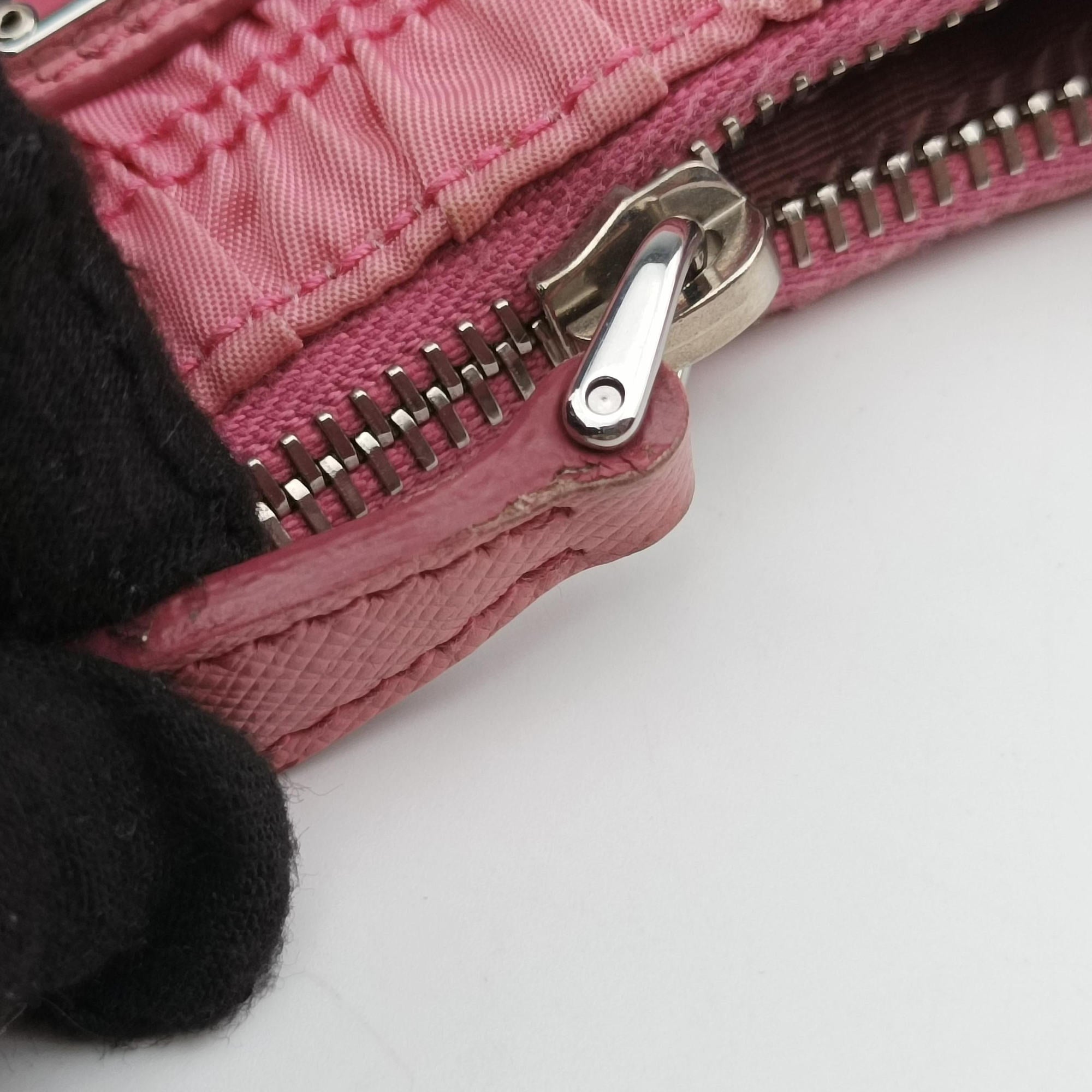 Pre-owned Prada gather Pink nylon 1NE204 handbag | stylenewstar