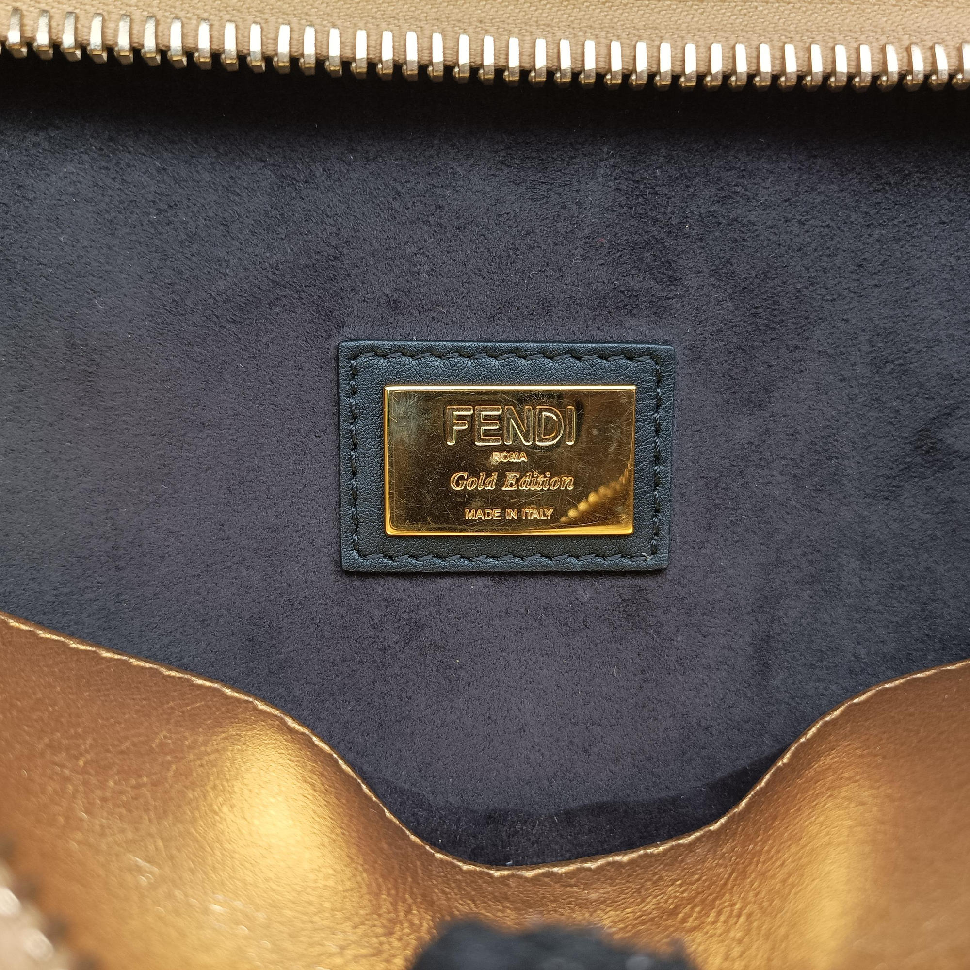 Pre-owned Fendi Dotcom Click Small Golden Leather 8BN299 shoulderbag | stylenewstar