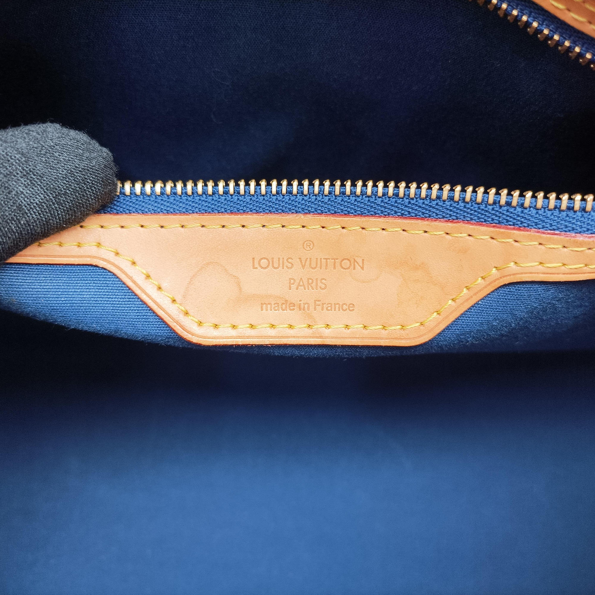 Pre-owned Louis Vuitton Brea MM Grand Bleu  Vernis M90054 shoulderbag | stylenewstar