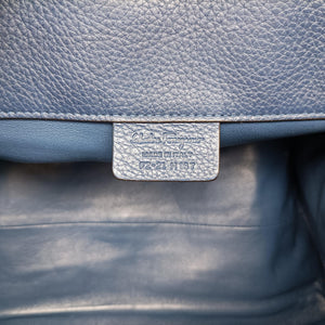 Pre-owned Ferragamo Studio Navy Grained Calfskin 21H159 shoulderbag | stylenewstar