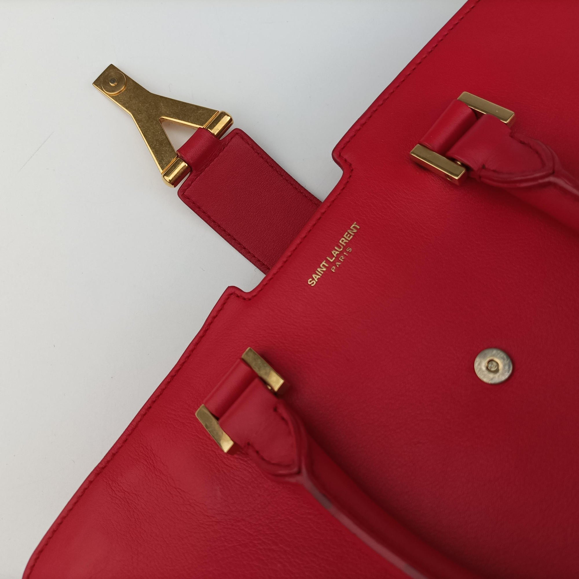Pre-owned Yves Saint Laurent Y Ligne Petit Cabas Red Leather 311210 handbag | stylenewstar