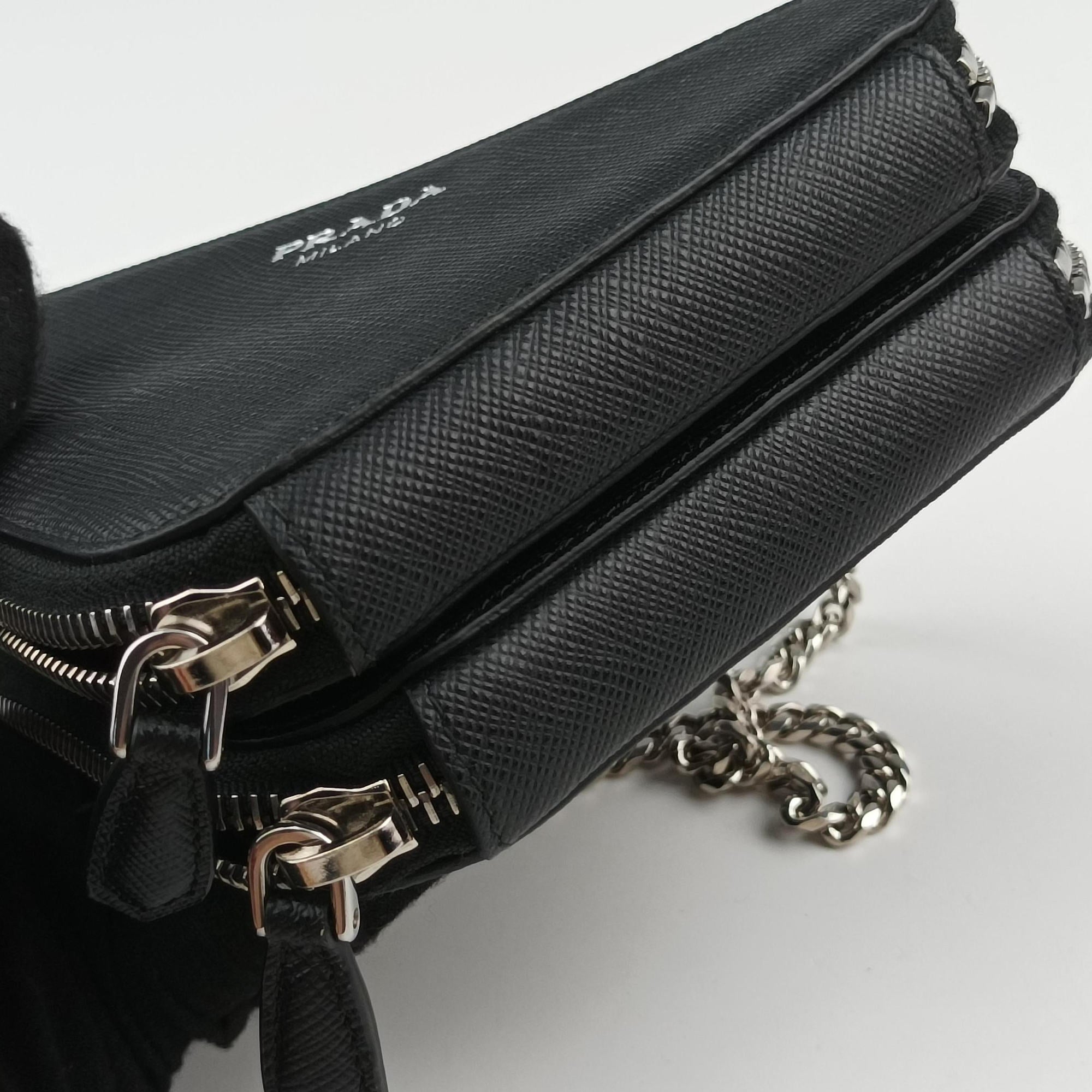 Pre-owned Prada Triangle Logo Plate Black SAFFIANO Leather 1NR015 shoulderbag | stylenewstar