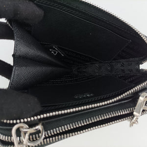 Pre-owned Prada Triangle Logo Plate Black SAFFIANO Leather 1NR015 shoulderbag | stylenewstar