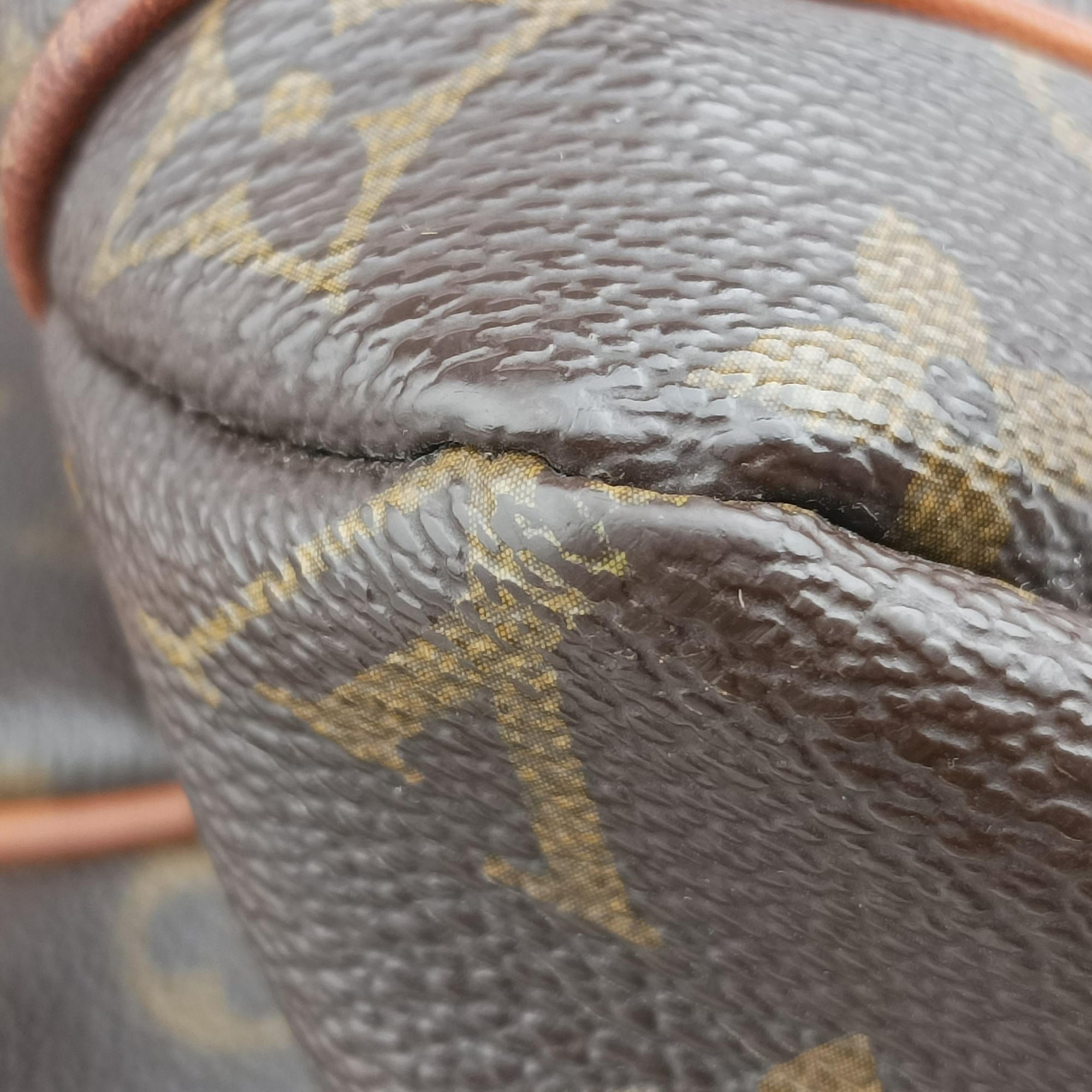 Pre-owned Louis Vuitton TOTALLY MM brown Monogram Canvas M56689 handbag | stylenewstar