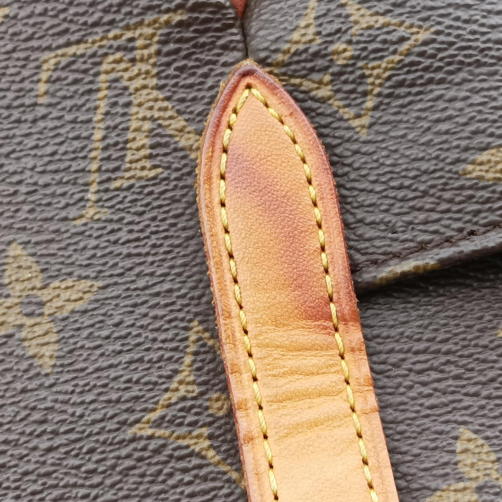 Pre-owned Louis Vuitton TOTALLY MM brown Monogram Canvas M56689 handbag | stylenewstar
