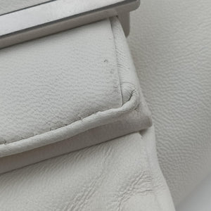 Pre-owned Bottega Veneta The Pouch White lambskin  shoulderbag | stylenewstar