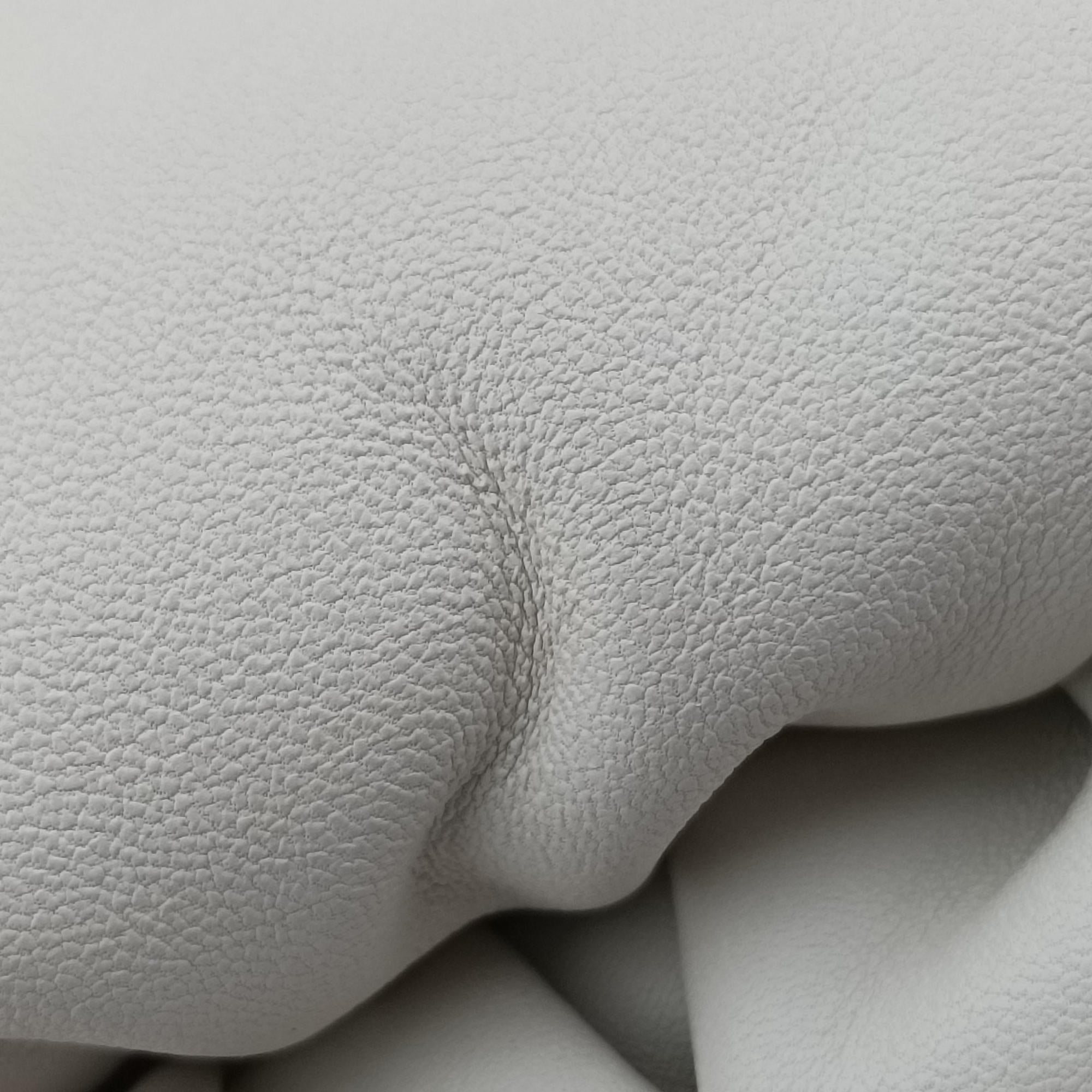 Pre-owned Bottega Veneta The Pouch White lambskin  shoulderbag | stylenewstar