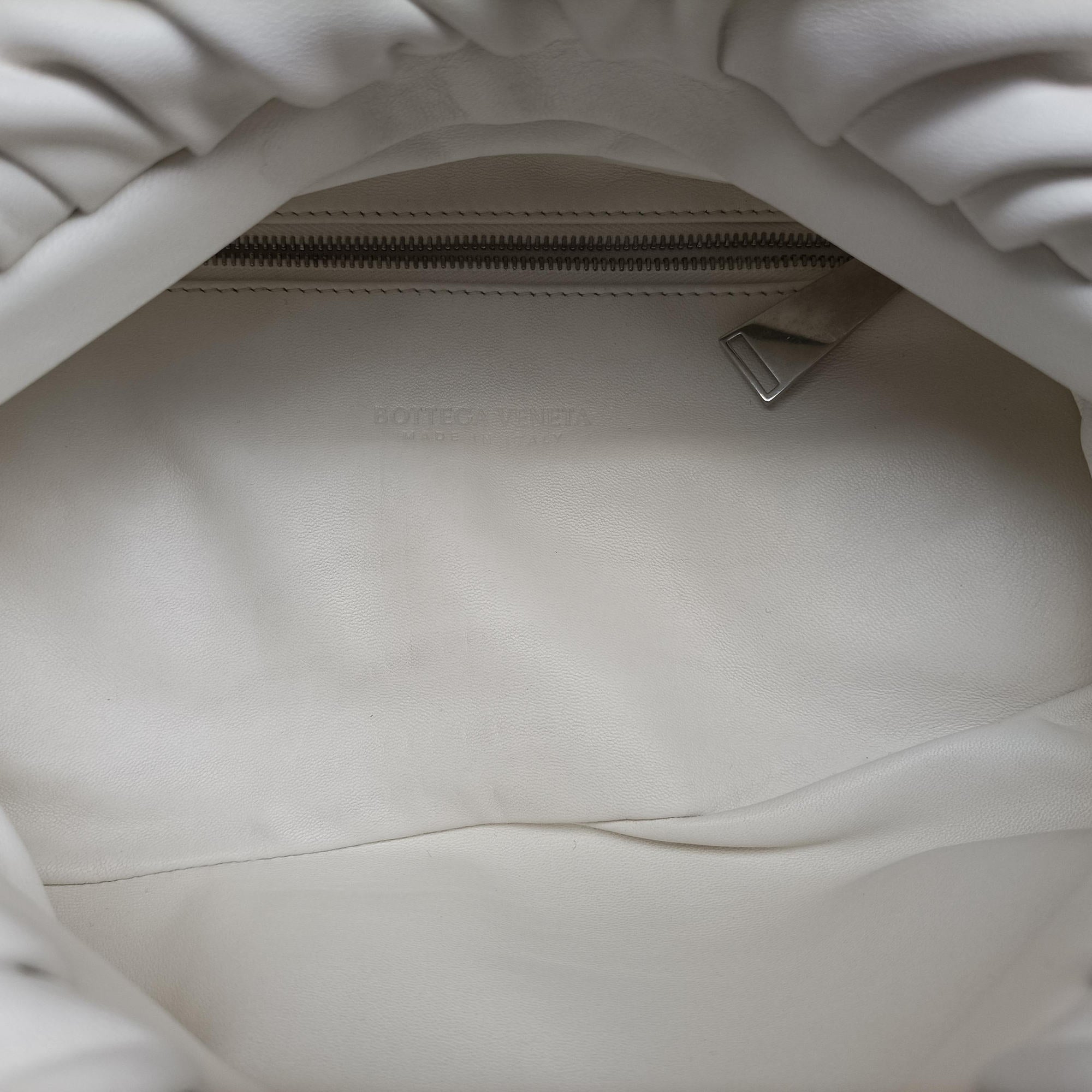 Pre-owned Bottega Veneta The Pouch White lambskin  shoulderbag | stylenewstar