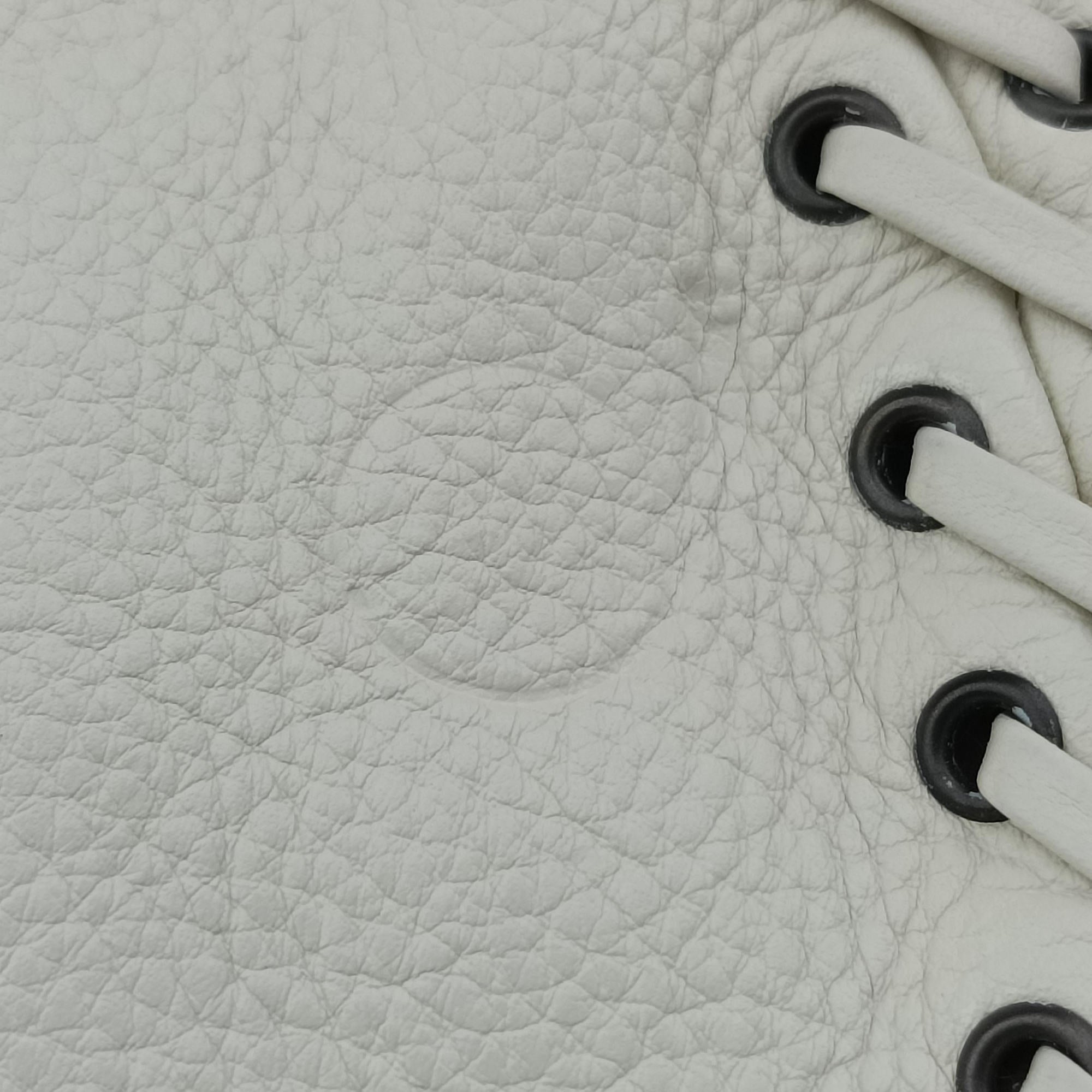 Pre-owned Christian Dior Ethnic Hobo White Leather  handbag | stylenewstar