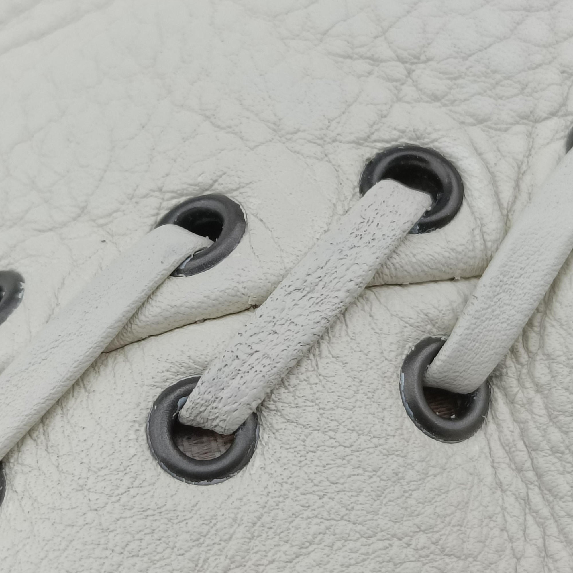 Pre-owned Christian Dior Ethnic Hobo White Leather  handbag | stylenewstar