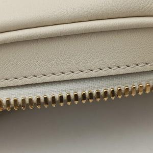 Vintage Gucci Attache G-Shaped Hook White Leather 702823 shoulderbag | stylenewstar