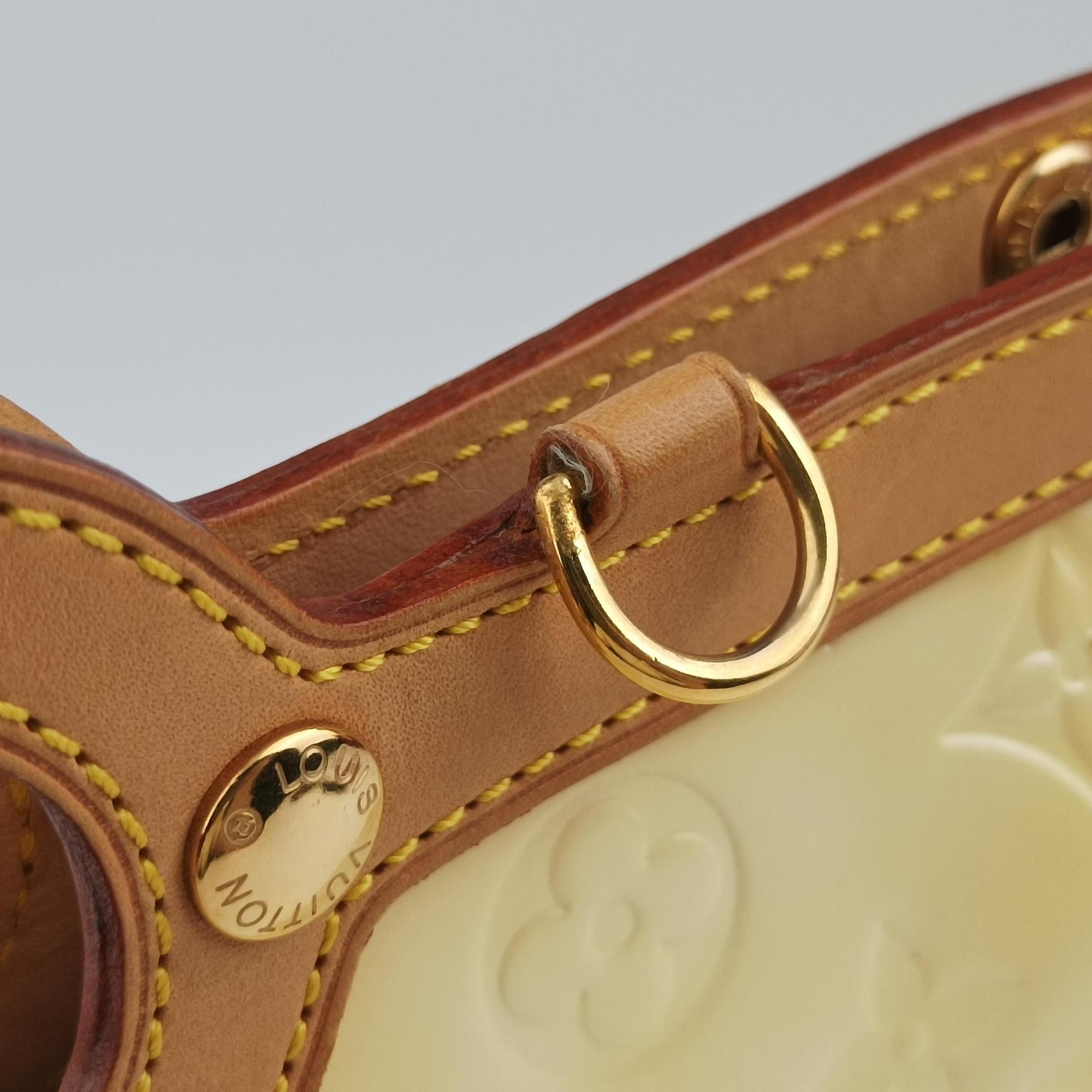 Pre-owned Louis Vuitton ROXBURY Drive Perle Vernis M91374 shoulderbag | stylenewstar