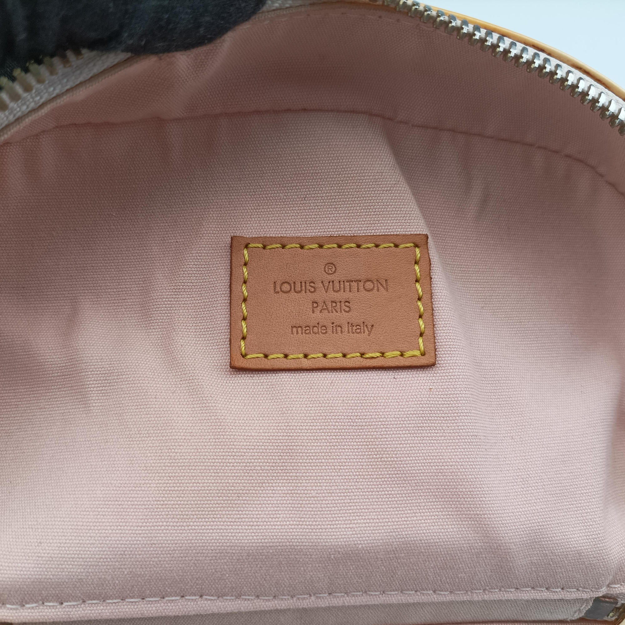 Pre-owned Louis Vuitton Sullivan Vertical Marshmallow Pink Vernis M91298 shoulderbag | stylenewstar