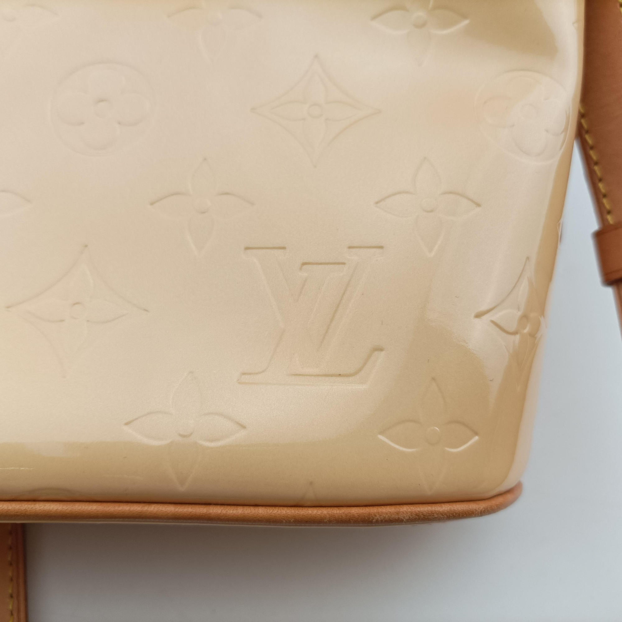 Pre-owned Louis Vuitton Sullivan Vertical Marshmallow Pink Vernis M91298 shoulderbag | stylenewstar