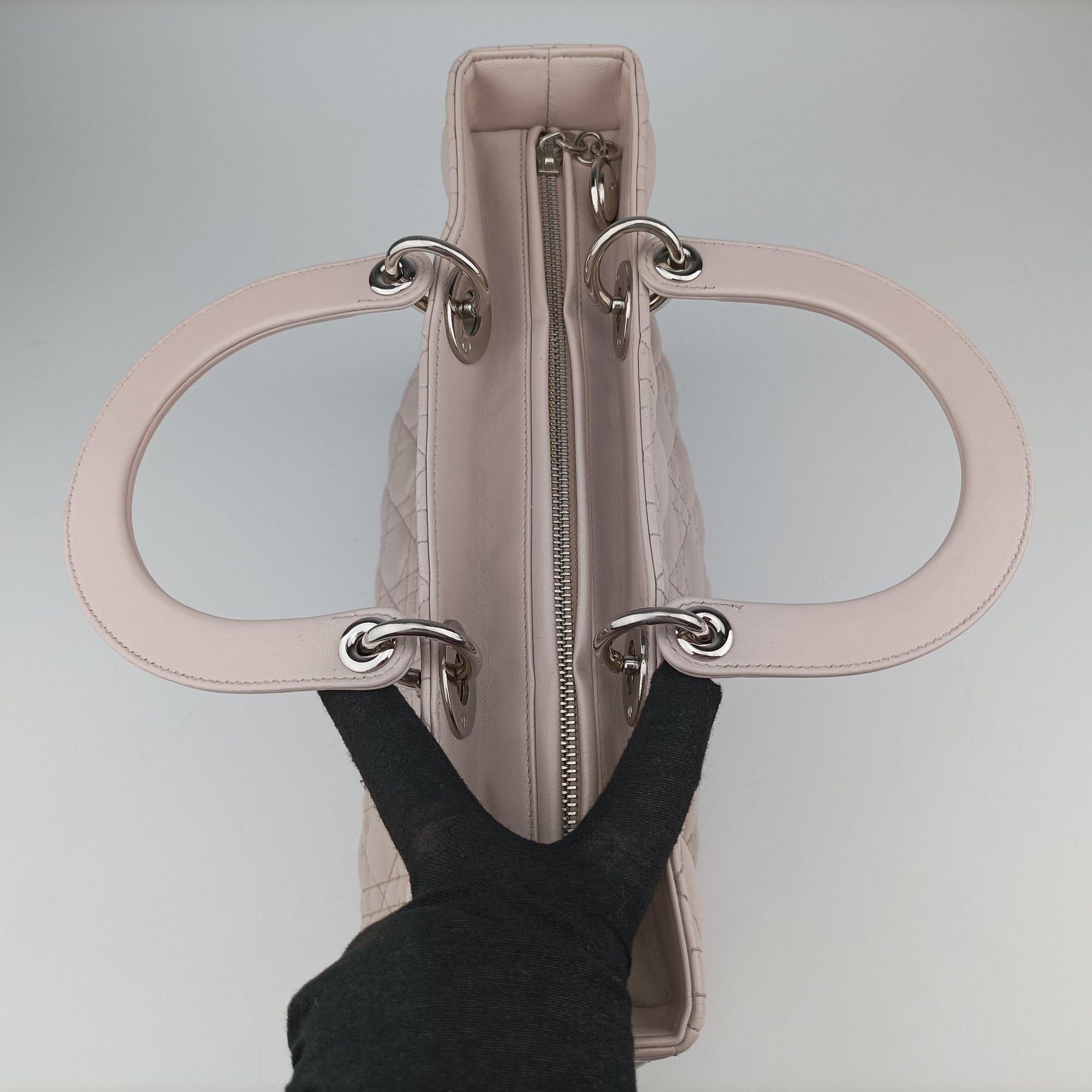 Pre-owned Christian Dior Lady Dior Pink lambskin  shoulderbag | stylenewstar