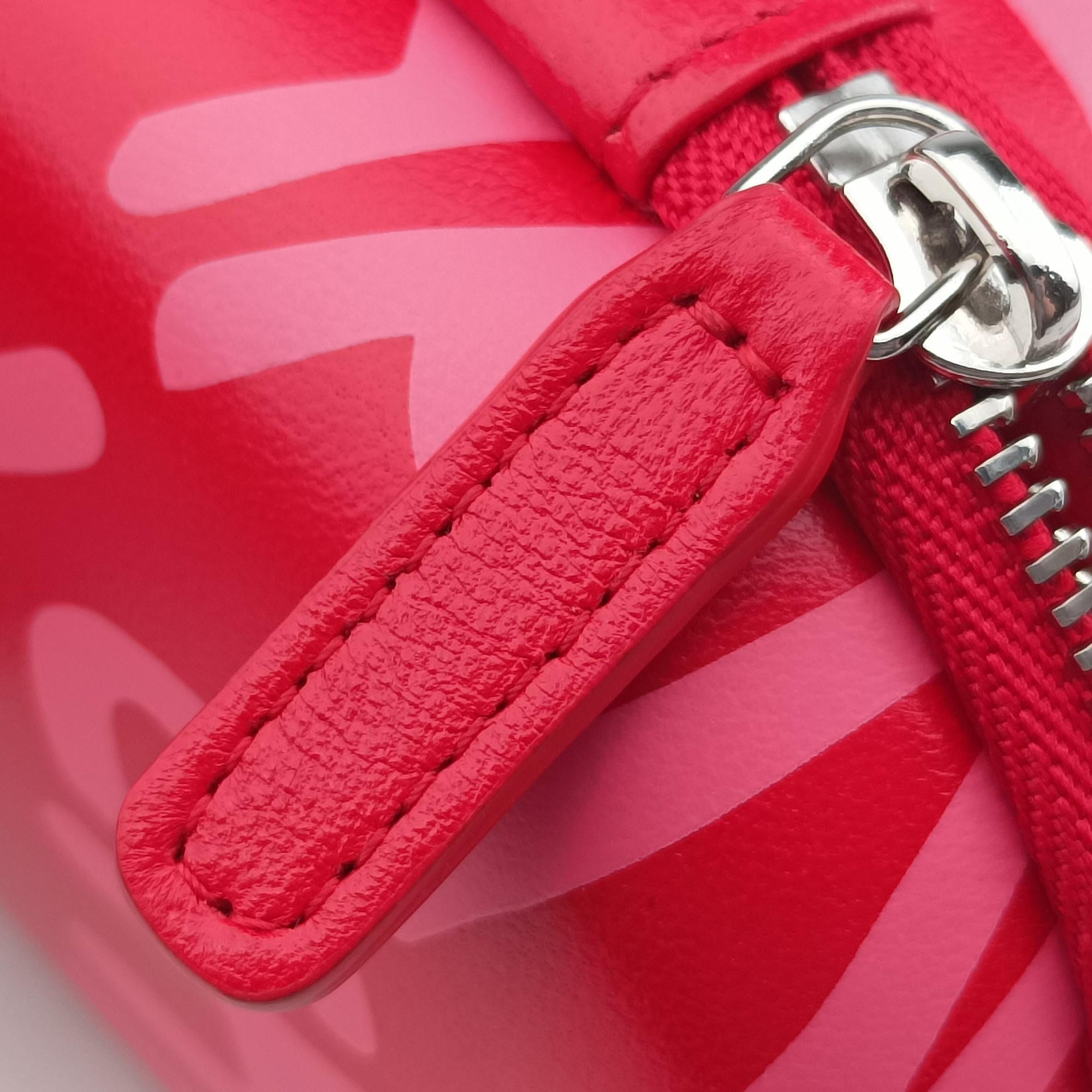 Pre-owned Chanel Coco Neige Convertible Zip Around Sunglasses Case Red Leather AP2368 handbag | stylenewstar