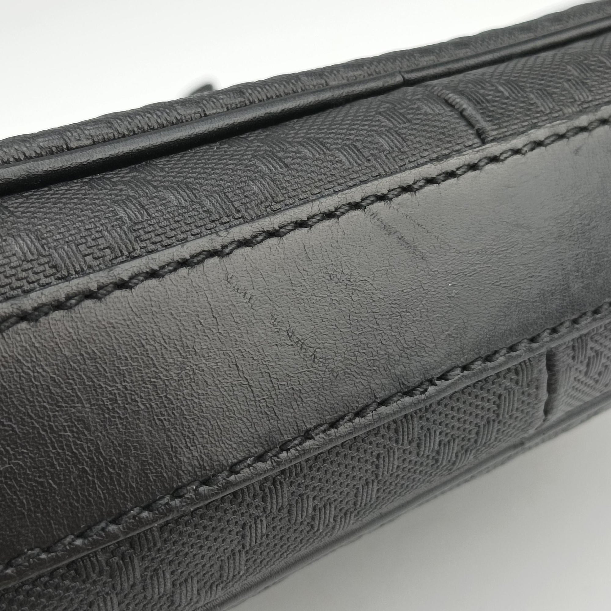 Pre-owned Gucci Diamante Black leather 201448 shoulderbag | stylenewstar