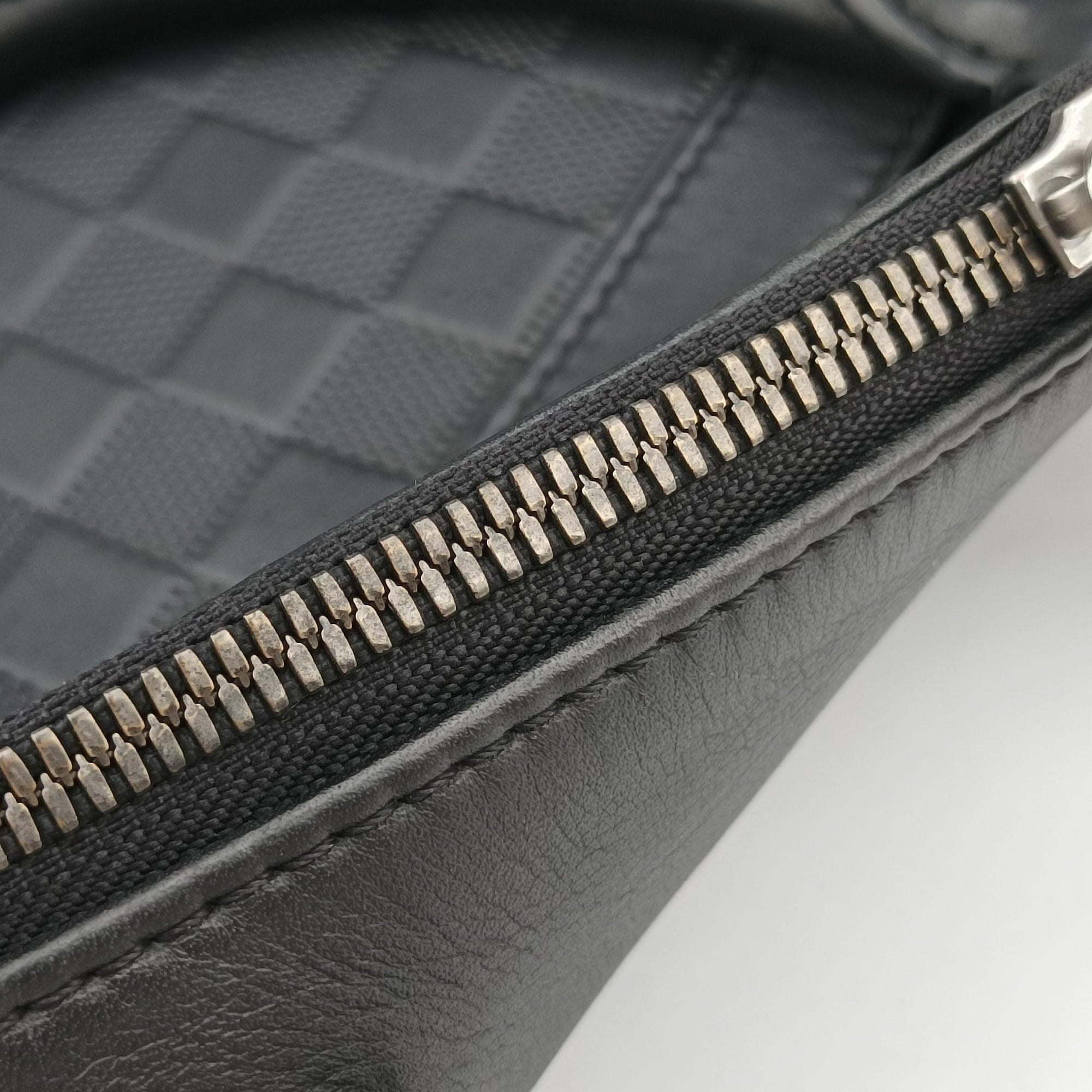 Secondhand Louis Vuitton Porte-Documents Jour NM Noir Damier Graphite N48260 handbag | stylenewstar