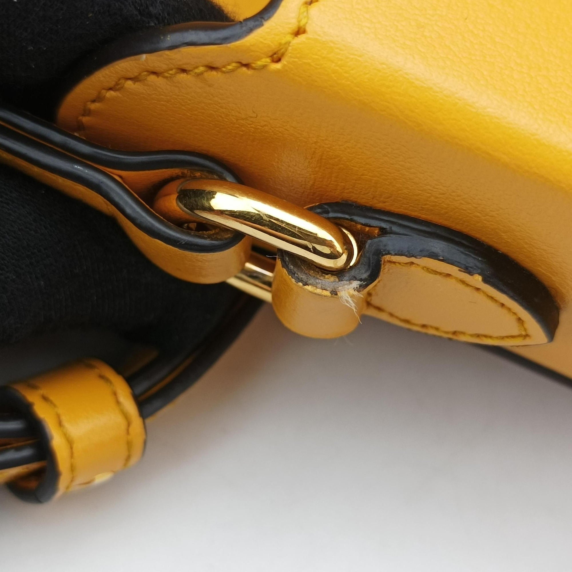 Vintage Gucci Horsebit 1955 Yellow Leather 625615 shoulderbag | stylenewstar