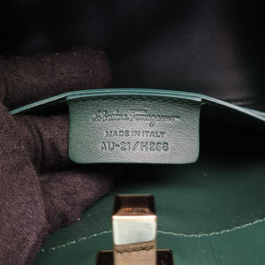 Pre-owned Ferragamo Studio Green Calfskin  shoulderbag | stylenewstar