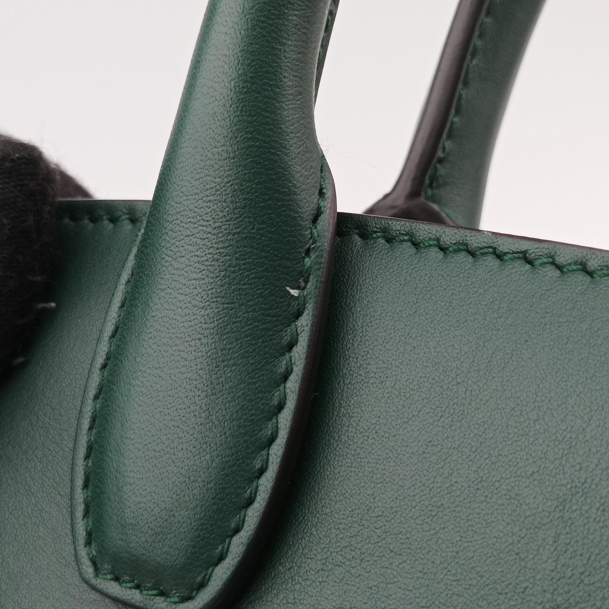 Pre-owned Ferragamo Studio Green Calfskin  shoulderbag | stylenewstar