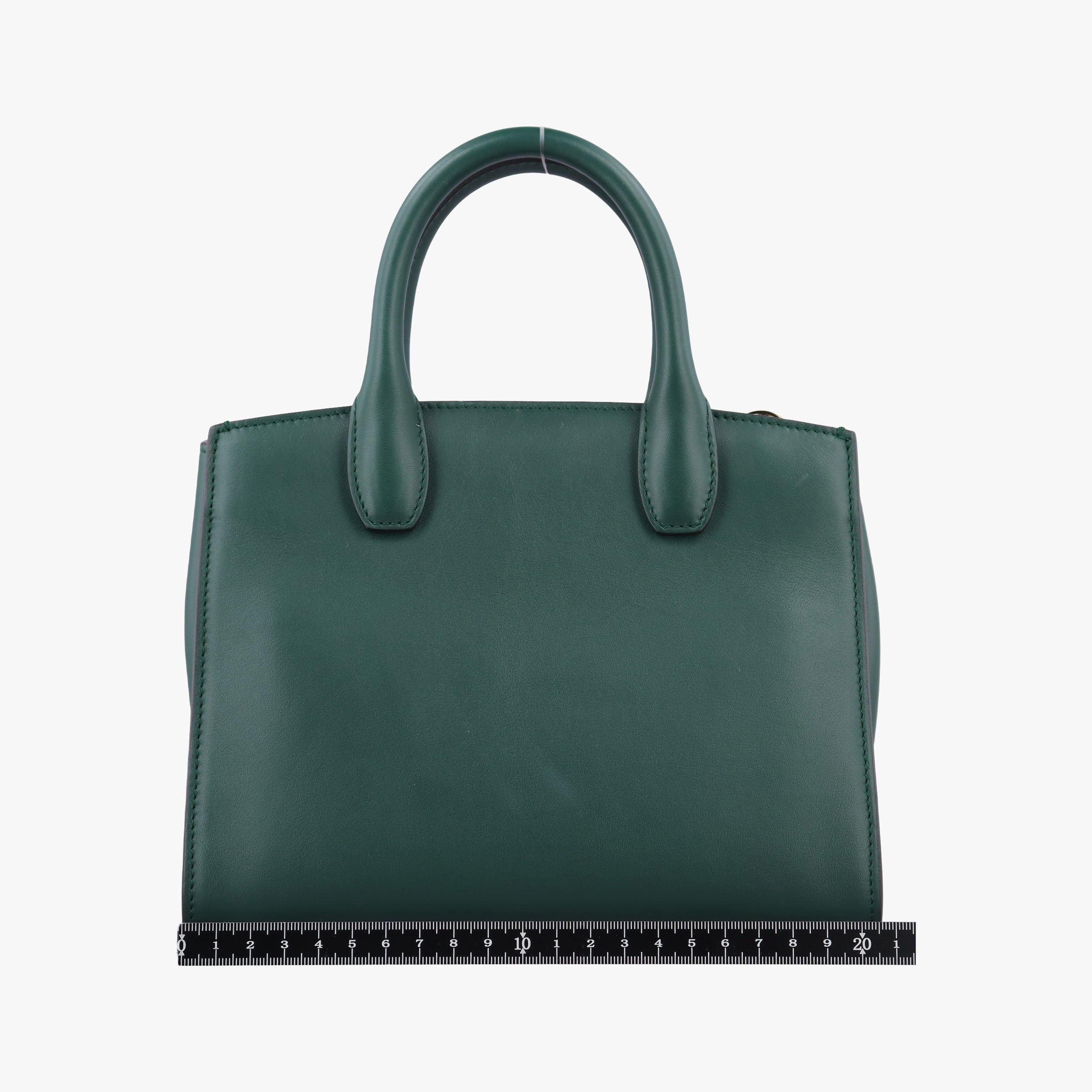 Pre-owned Ferragamo Studio Green Calfskin  shoulderbag | stylenewstar